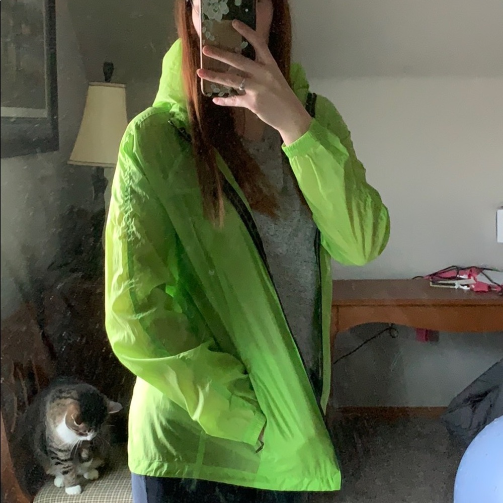 Windbreaker/ raincoat
